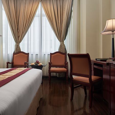 Phnom Penh Hotel Buitenkant foto